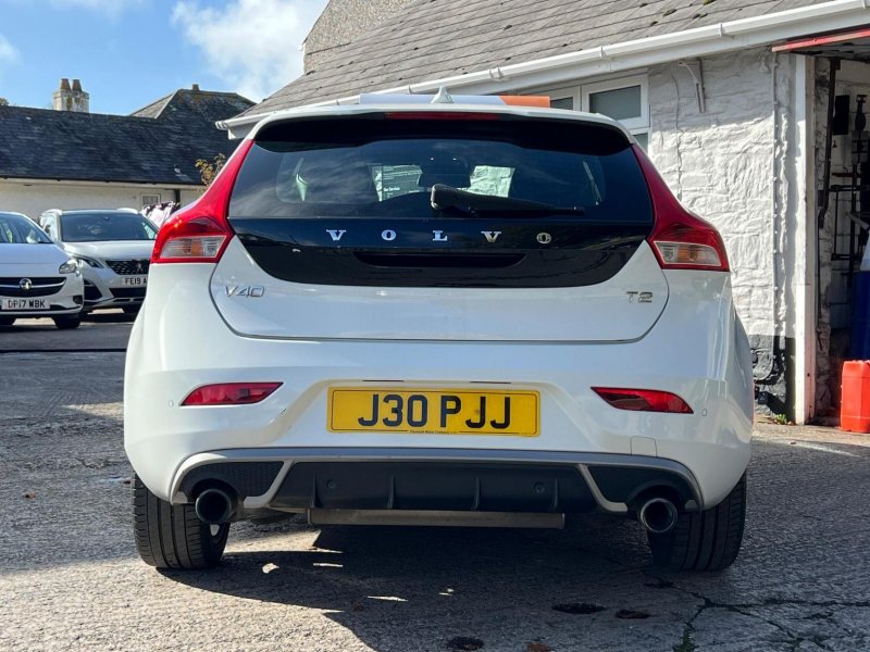 VOLVO V40