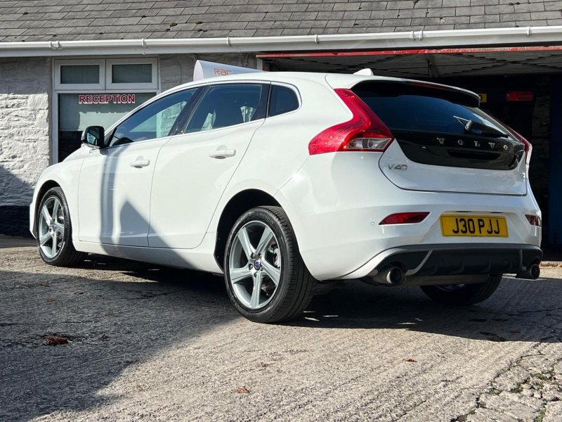 VOLVO V40